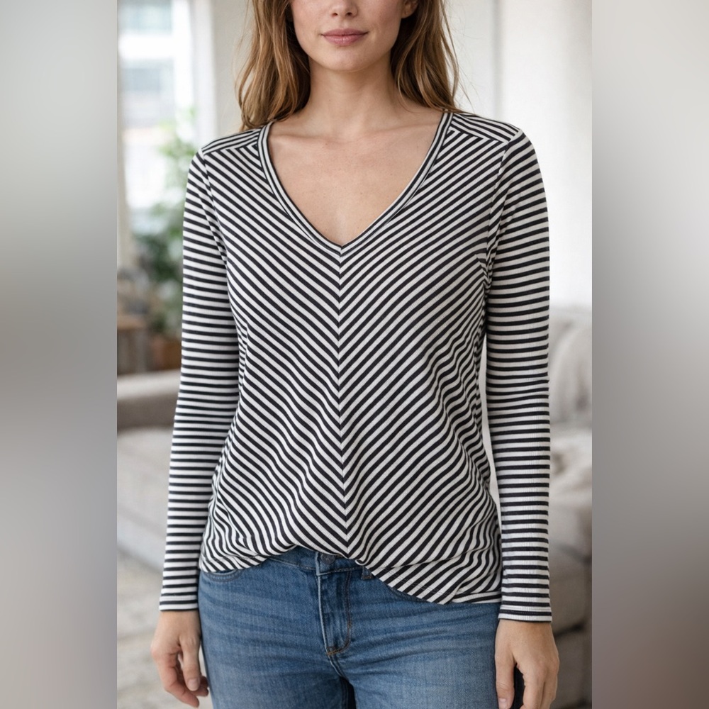 Cut Loose Gray White V-Neck Stripe 3/4 Sleeve Top USA-made, Linen Blend